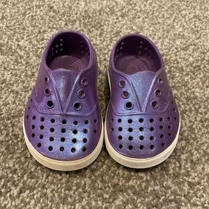 Metallic purple Jefferson Natives. Size 5.